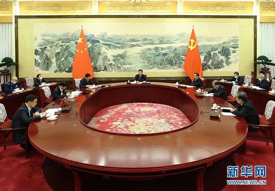 12月24日至25日，中共中央政治局召开民主生活会，中共中央总书记习近平主持会议并发表重要讲话。 新华社 记者 鞠鹏 摄